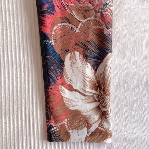 Owfit Floral Print Leggings Size Medium - Picture 3 of 8